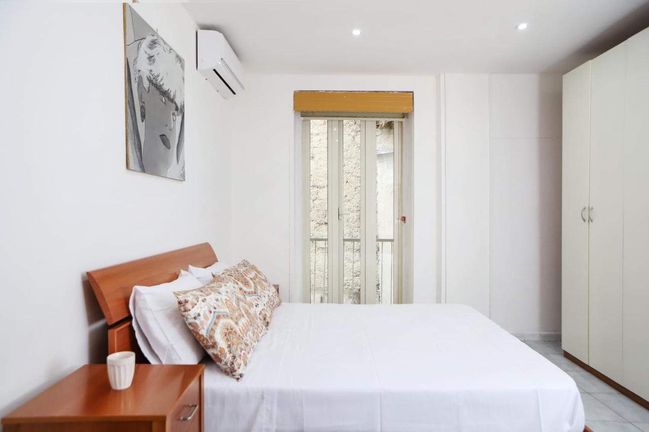 Napoli Centrale Budget Apartment Exterior photo